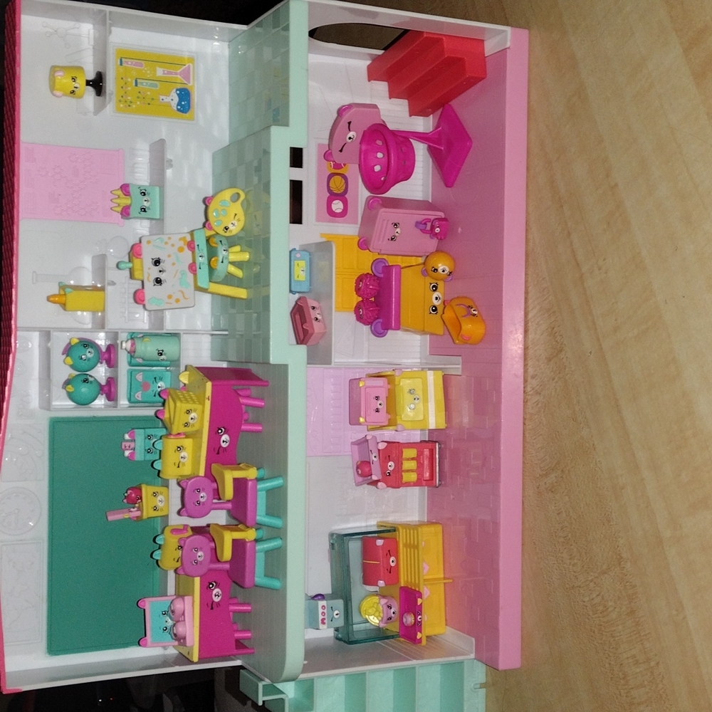 HUGE Shopkins happyville high school set